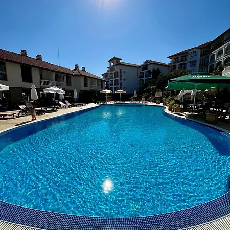 Apartment Marina Triumph *